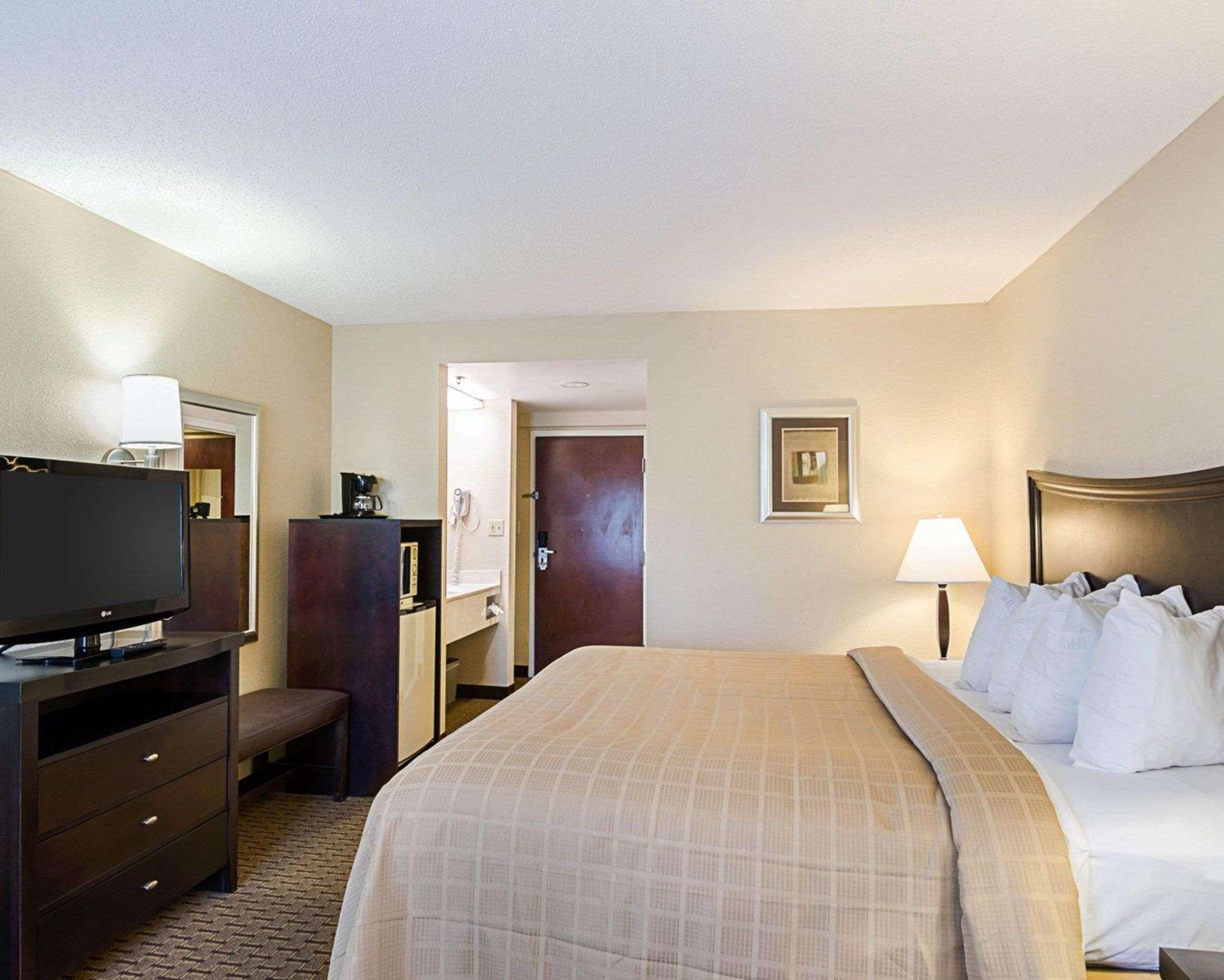 Quality Inn Troutville - Roanoke North Екстер'єр фото