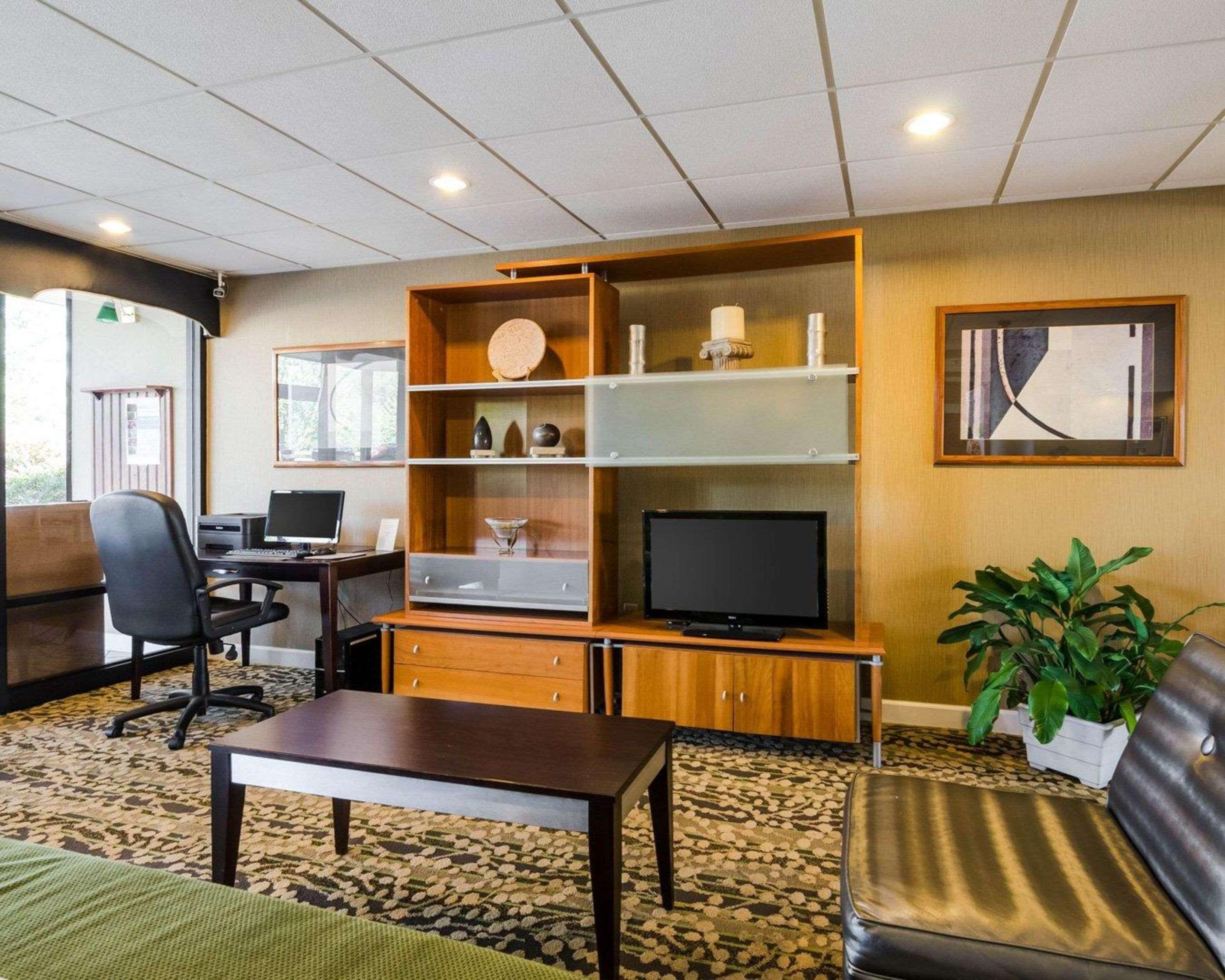 Quality Inn Troutville - Roanoke North Екстер'єр фото