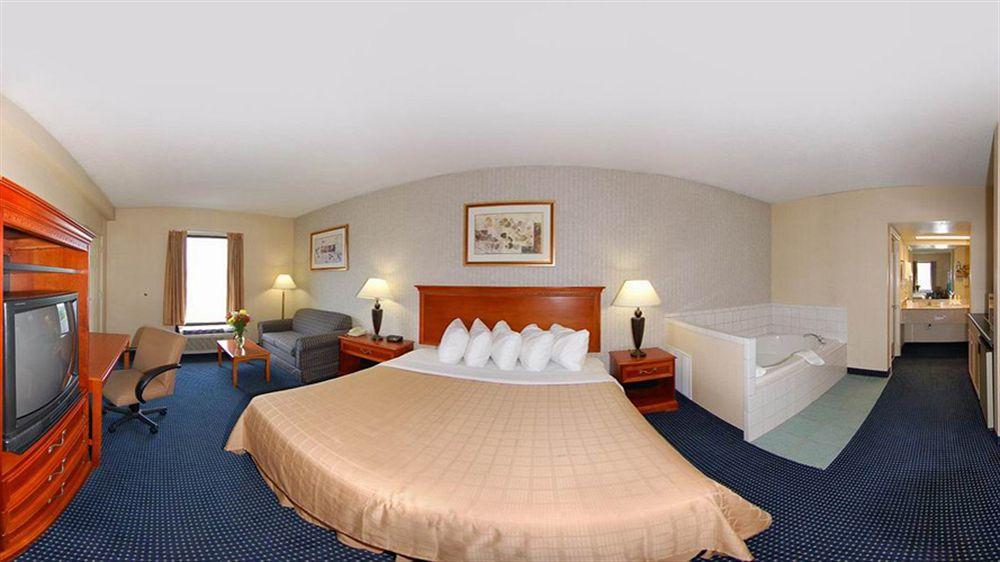 Quality Inn Troutville - Roanoke North Екстер'єр фото